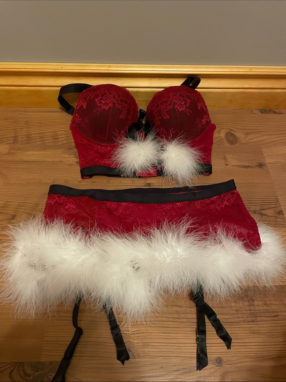 La SENZA Red Lace Bra & Marabou-Trim Garter Skirt Set